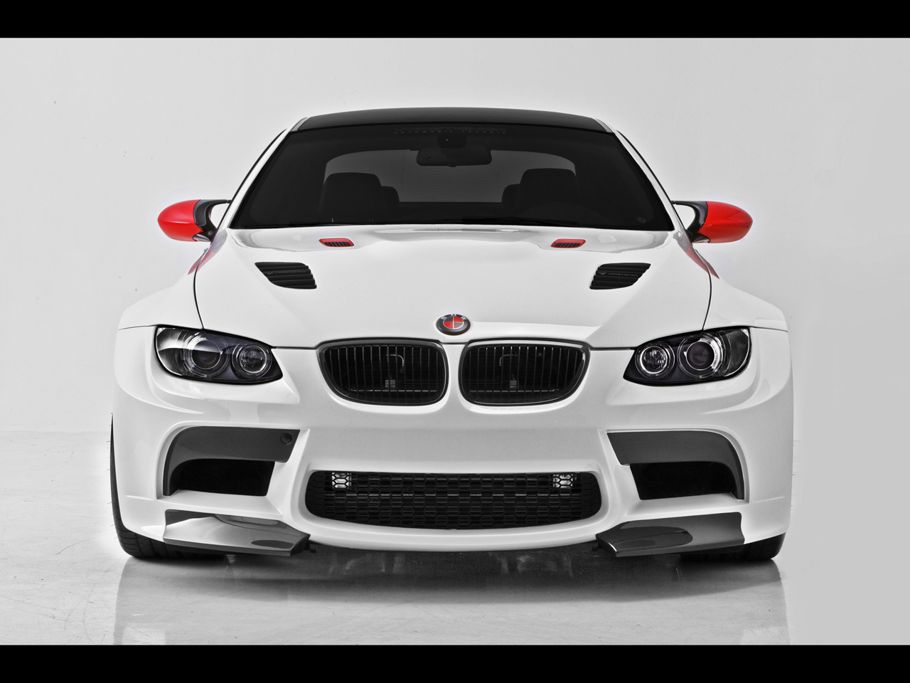 2011-Vorsteiner-BMW-GTRS3-Front-1280x960